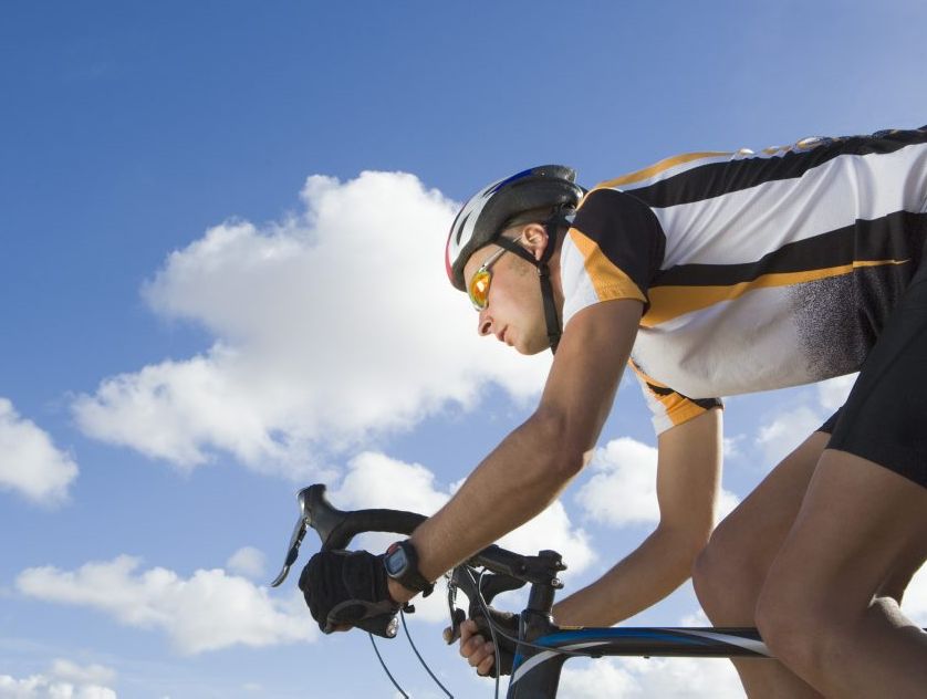 A minimum of one metre is to be kept between motorists and cyclists. A minimum of one metre is to be kept between motorists and cyclists.